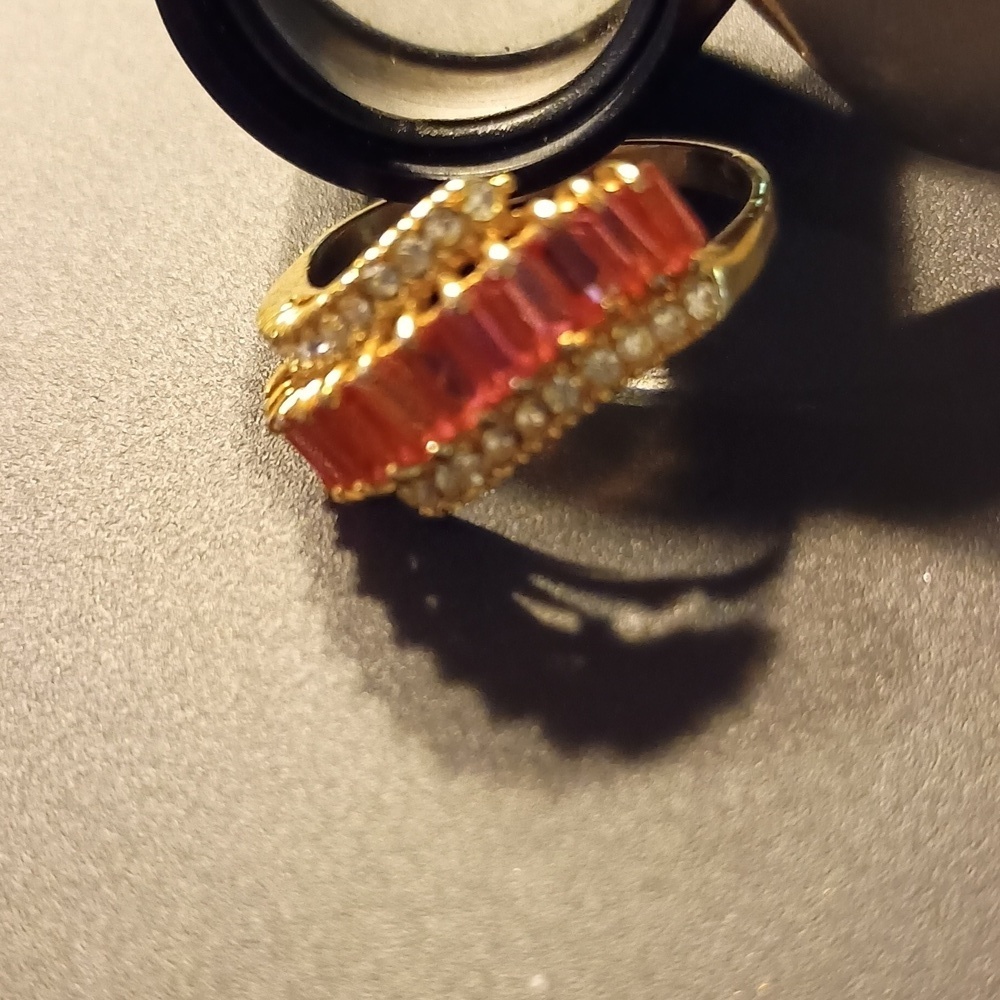 Pink and clear baguette ring - Picture 4 of 8